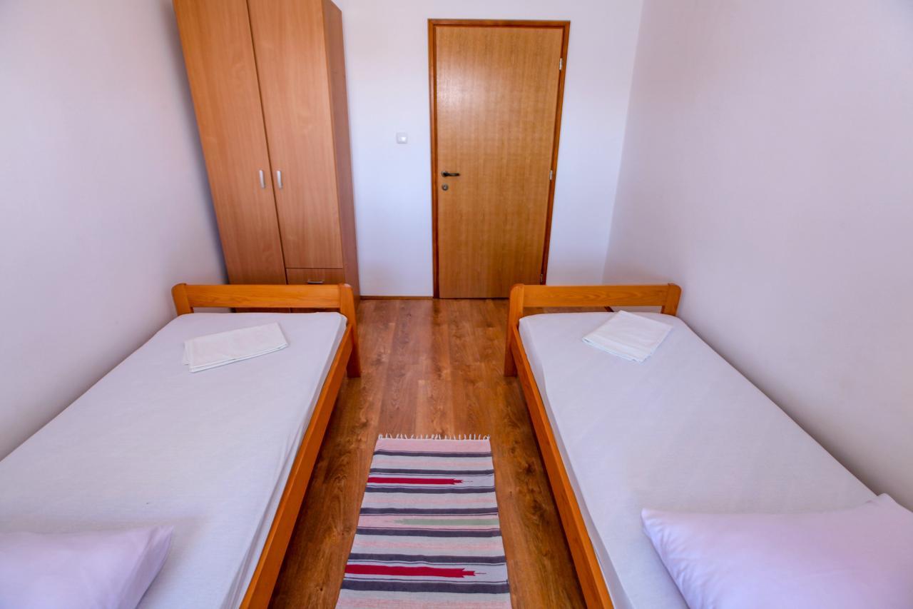 Apartments Dinko Novalja Bagian luar foto